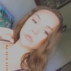 Meet your Posher, Caitlyn renèe